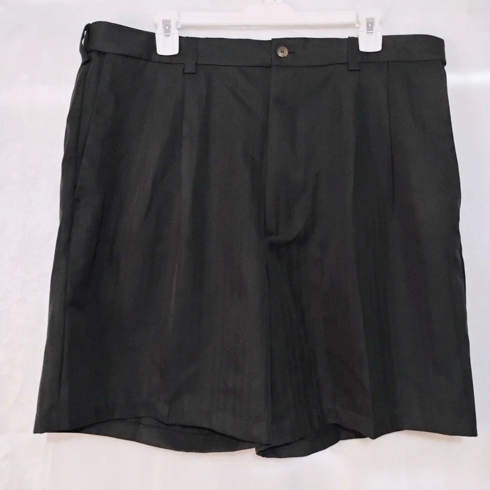 Haggar Cool 18 Mens Black Herringbone Pleated Performance Shorts Size 38
